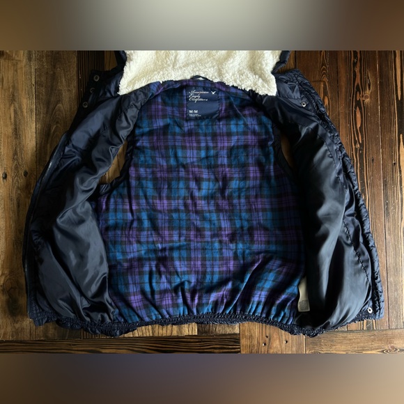 AMERICAN EAGLE OUTFITTERS β’ puffer quilted vest with faux fur hood navy blue AEO - Picture 8 of 13